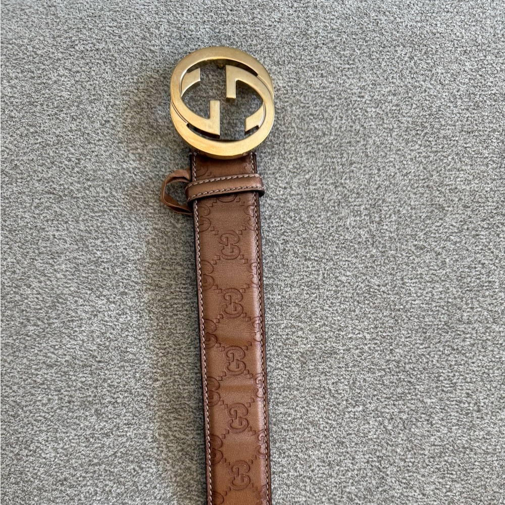 Gucci Tan Leather Belt with Gold Emblem - Picture 10 of 11